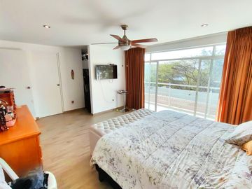 Se Vende Moderna Casa En La Residencial La Angostura