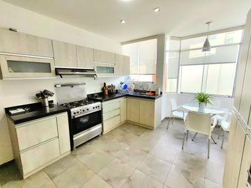 Se Vende Moderna Casa En La Residencial La Angostura