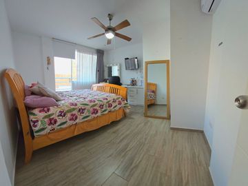 Se Vende Moderna Casa En La Residencial La Angostura