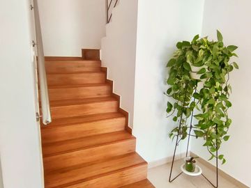 Se Vende Moderna Casa En La Residencial La Angostura