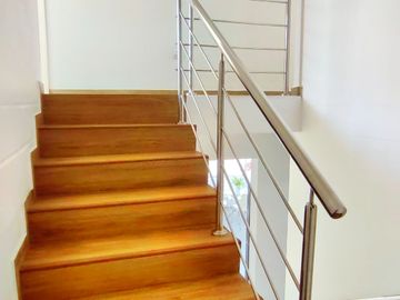 Se Vende Moderna Casa En La Residencial La Angostura
