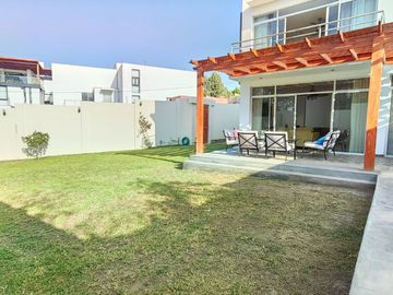 Se Vende Moderna Casa En La Residencial La Angostura