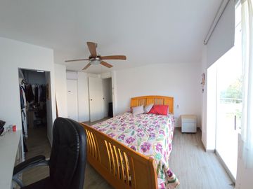 Se Vende Moderna Casa En La Residencial La Angostura