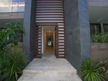 Penthouse de 2 Recámaras 3Baños en Aldea Zamá. Financiamiento directo.