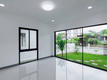 Beautiful brand new house for sale modern style in Sanpeesuea area, Close to Pakhoi Market