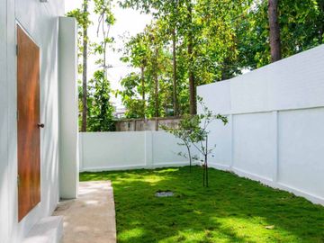 Beautiful brand new house for sale modern style in Sanpeesuea area, Close to Pakhoi Market