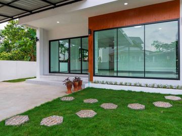Beautiful brand new house for sale modern style in Sanpeesuea area, Close to Pakhoi Market