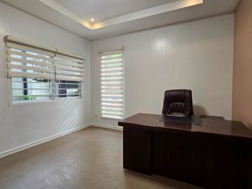 Well-Maintained Elegant House and Lot for Sale in Parañaque City