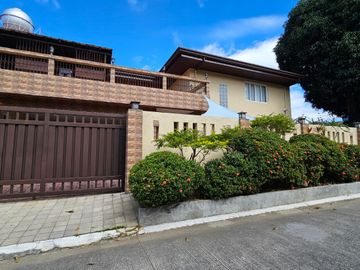 WELL MAINTAINED SINGLE DETACHED HOUSE AND LO WITH SWIMMINNG POOL IN BF HOMES PARAÑAQUE CITY