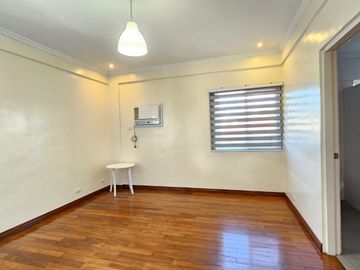 WELL MAINTAINED SINGLE DETACHED HOUSE AND LO WITH SWIMMINNG POOL IN BF HOMES PARAÑAQUE CITY