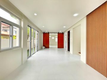 BRAND NEW MODERN ALLURING HOUSE & LOT FOR SALE BF HOMES