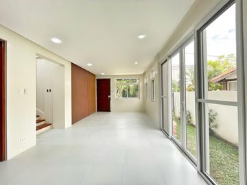 BRAND NEW MODERN ALLURING HOUSE & LOT FOR SALE BF HOMES