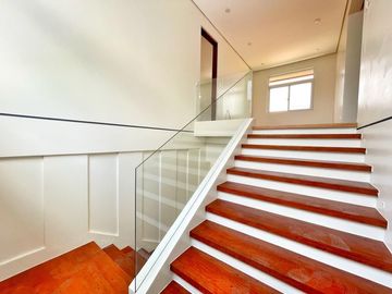 BRAND NEW MODERN ALLURING HOUSE & LOT FOR SALE BF HOMES