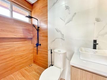 BRAND NEW MODERN ALLURING HOUSE & LOT FOR SALE BF HOMES