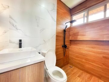 BRAND NEW MODERN ALLURING HOUSE & LOT FOR SALE BF HOMES