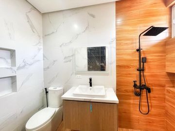 BRAND NEW MODERN ALLURING HOUSE & LOT FOR SALE BF HOMES