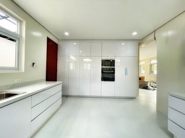 BRAND NEW MODERN ALLURING HOUSE & LOT FOR SALE BF HOMES