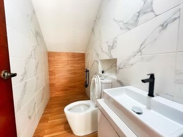 BRAND NEW MODERN ALLURING HOUSE & LOT FOR SALE BF HOMES