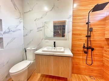 BRAND NEW MODERN ALLURING HOUSE & LOT FOR SALE BF HOMES