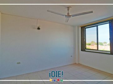Casa de 3 dormitorios en Venta en Urbanizacion Mar Azul, Manta, Ecuador.