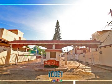 Casa de 3 dormitorios en Venta en Urbanizacion Mar Azul, Manta, Ecuador.