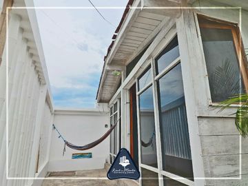 Casa de playa multifamiliar con cabaña y área adicional en Grey Stage, en Santa Marianita, Manta