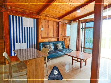 Casa de playa multifamiliar con cabaña y área adicional en Grey Stage, en Santa Marianita, Manta