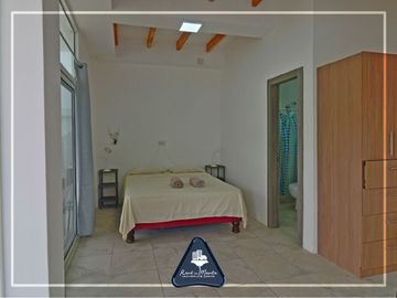 Casa de playa multifamiliar con cabaña y área adicional en Grey Stage, en Santa Marianita, Manta