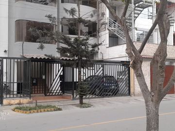 Surco Venta Departamento 1er Piso.