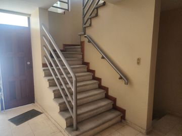ESPECTACULAR CHALET 2 PLANTAS IMPECABLE NEPTUNO FRENTE JOCKEY PLAZA
