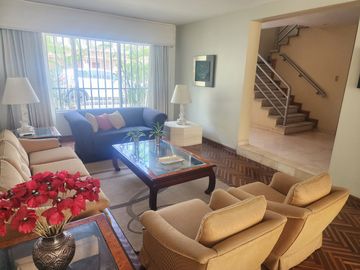ESPECTACULAR CHALET 2 PLANTAS IMPECABLE NEPTUNO FRENTE JOCKEY PLAZA