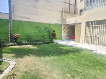 ESPECTACULAR CHALET 2 PLANTAS IMPECABLE NEPTUNO FRENTE JOCKEY PLAZA