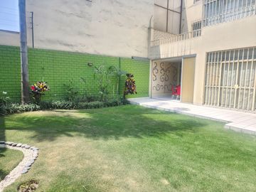 ESPECTACULAR CHALET 2 PLANTAS IMPECABLE NEPTUNO FRENTE JOCKEY PLAZA