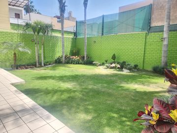 ESPECTACULAR CHALET 2 PLANTAS IMPECABLE NEPTUNO FRENTE JOCKEY PLAZA