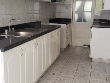 Alquiler de Exclusivo Departamento Triplex cerca del Óvalo Higuereta