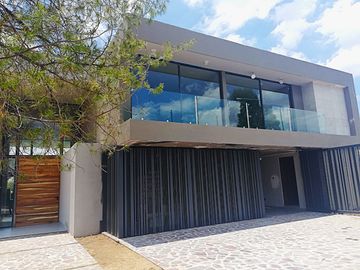 El Bosque Country Club SE VENDE casa