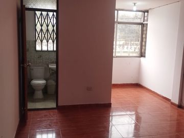SE ALQUILA OFICINA EN AV ALISOS  2DO PISO 35M2