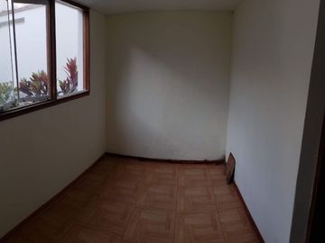 ¡Ubicadisima! Casa en Venta - Av Pablo Carriquiry San Isidro