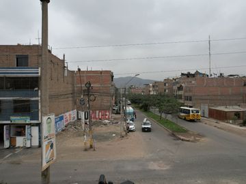 TERRENO EN VENTA ATE LIMITE CON SANTA ANITA A 5 MINUTOS DE PRODUCTORES