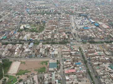 TERRENO EN VENTA ATE LIMITE CON SANTA ANITA A 5 MINUTOS DE PRODUCTORES