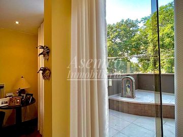 BAJO DE PRECIO!!! EXCLUSIVO DEPARTAMENTO EN VENTA CON AMPLIA TERRAZA Y FRENTE A PARQUE EN CHACARILLA - SURCO