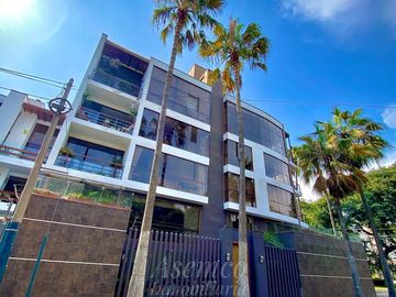 BAJO DE PRECIO!!! EXCLUSIVO DEPARTAMENTO EN VENTA CON AMPLIA TERRAZA Y FRENTE A PARQUE EN CHACARILLA - SURCO