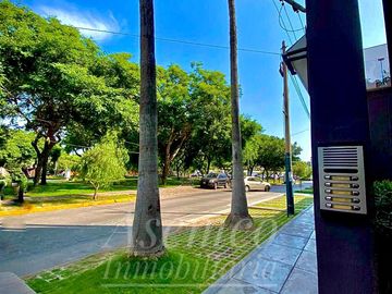 BAJO DE PRECIO!!! EXCLUSIVO DEPARTAMENTO EN VENTA CON AMPLIA TERRAZA Y FRENTE A PARQUE EN CHACARILLA - SURCO