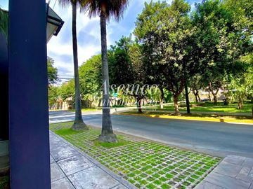 BAJO DE PRECIO!!! EXCLUSIVO DEPARTAMENTO EN VENTA CON AMPLIA TERRAZA Y FRENTE A PARQUE EN CHACARILLA - SURCO