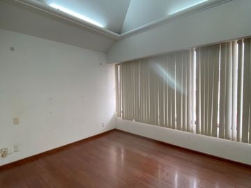 Casa en 18 de Marzo entre Himno Nacional y Av. Scop