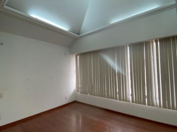 Casa en 18 de Marzo entre Himno Nacional y Av. Scop