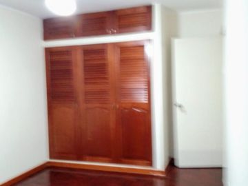 Venta De Departamento Flat En Los Robles, San Isidro 87m2