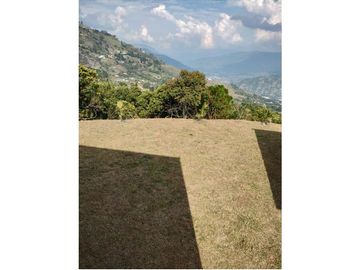 Vendo Finca Moderna en Parcelación California Bello