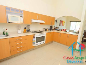 Departamento en renta con terraza, vista a la alberca y áreas comunes