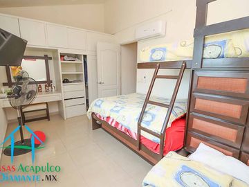 Departamento en renta con terraza, vista a la alberca y áreas comunes
